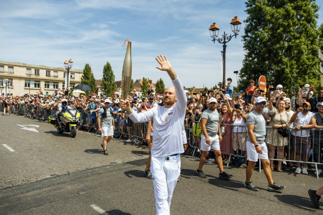 2024-07-20_Relais de la Flamme MELUN 2024 © Paris 2024 / Kamil Zihnioglu / SIPA PRESS